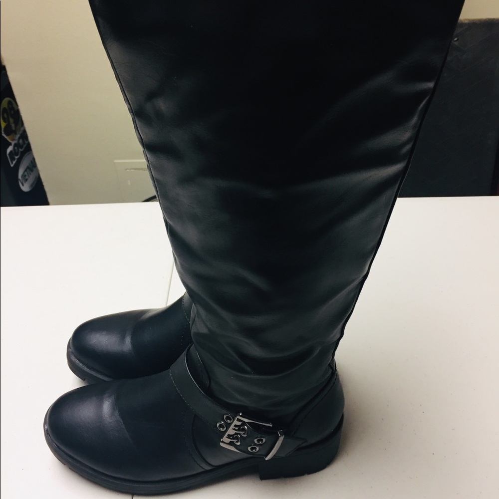 Women’s faux leather boots black